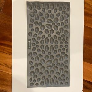 Unisex pressure stone mat.